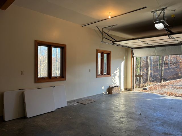 893 Lily Creek Lane, Jamestown, KY 42629