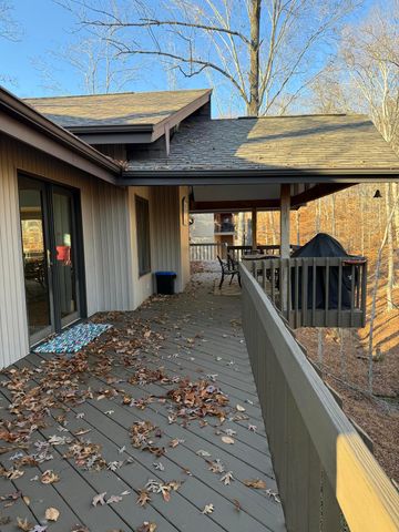 893 Lily Creek Lane, Jamestown, KY 42629