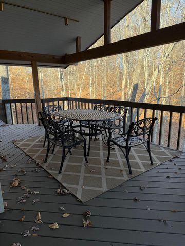 893 Lily Creek Lane, Jamestown, KY 42629