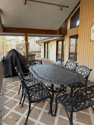 893 Lily Creek Lane, Jamestown, KY 42629