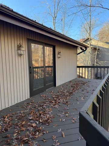 893 Lily Creek Lane, Jamestown, KY 42629