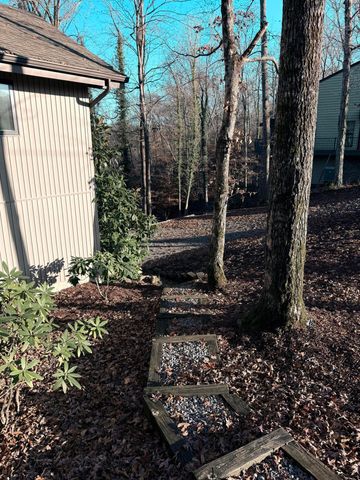 893 Lily Creek Lane, Jamestown, KY 42629