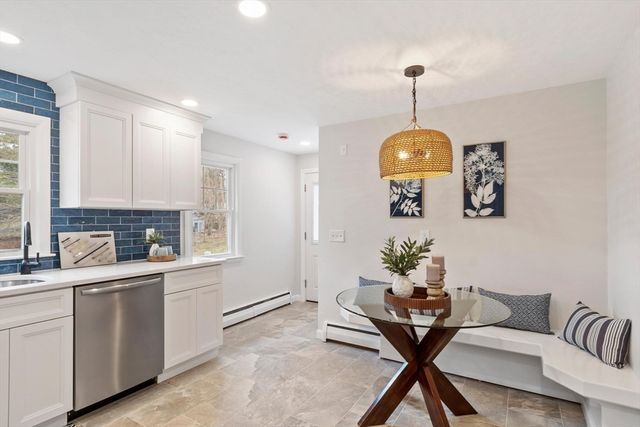 5 Ronald Ln, Shrewsbury, MA 01545