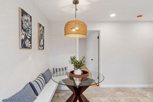 5 Ronald Ln, Shrewsbury, MA 01545