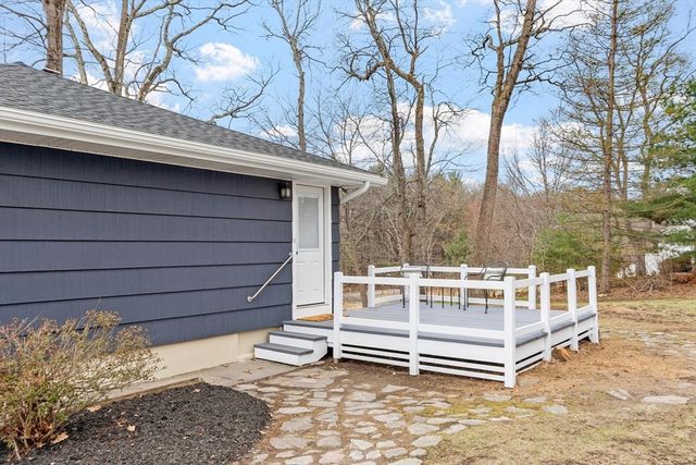 5 Ronald Ln, Shrewsbury, MA 01545