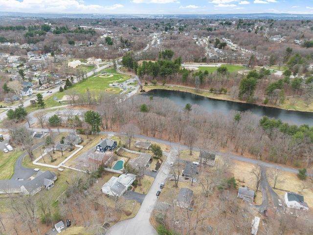 5 Ronald Ln, Shrewsbury, MA 01545