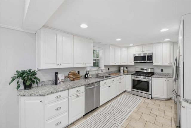 173 Mammoth Road, Manchester, NH 03109