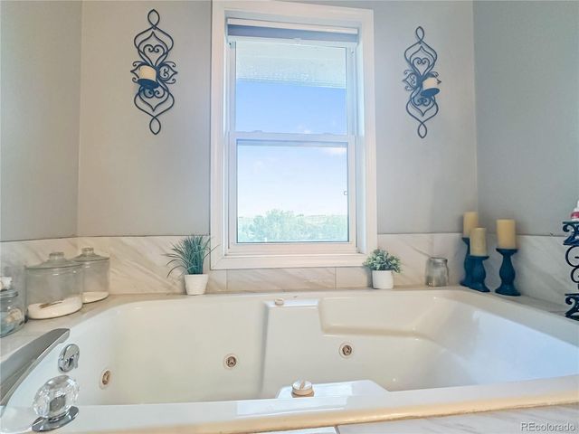 10427 Ammons Street, Broomfield, CO 80021