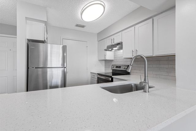 17900 NE 31st Court 1117, Aventura, FL 33160