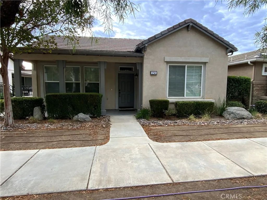 256 Four Seasons, Hemet, CA 92545