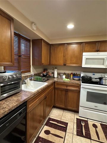 6080 NW 44th Street 107, Lauderhill, FL 33319