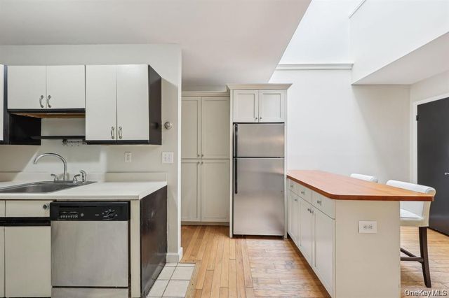 215 Washington Street 19, Tappan, NY 10983