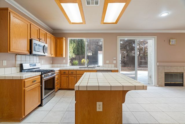 4925 Bay View Cir, Stockton, CA 95219