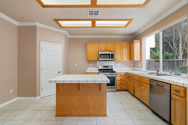 4925 Bay View Cir, Stockton, CA 95219