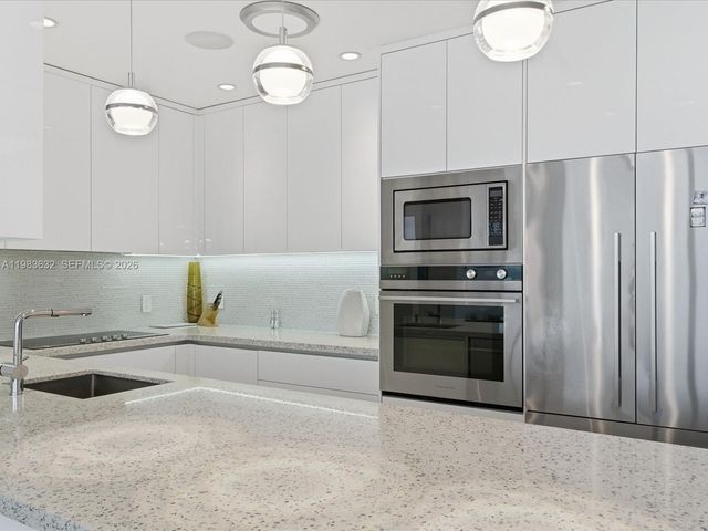 100 Lincoln Rd PH10, Miami Beach, FL 33139