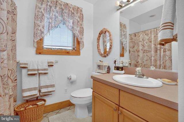 5119 BLAKE POINT RD, Chincoteague Island, VA 23336