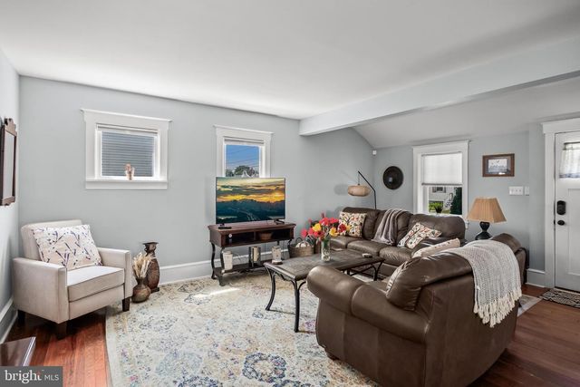 615 N WALNUT AVE, Magnolia, NJ 08049
