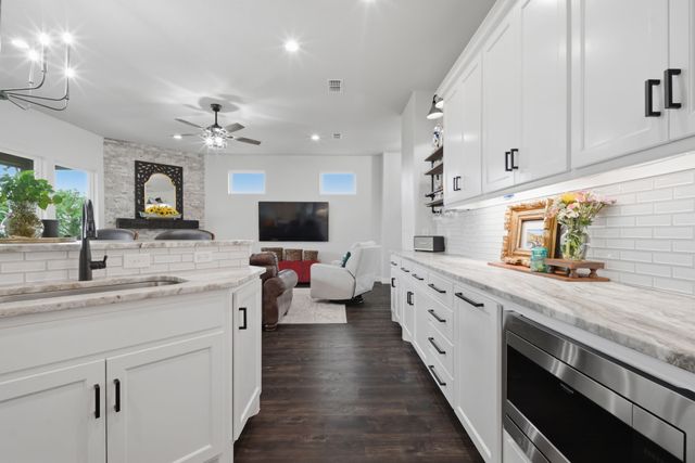 148 Lakeview Circle, Pilot Point, TX 76258