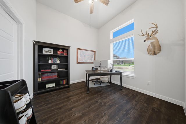 148 Lakeview Circle, Pilot Point, TX 76258