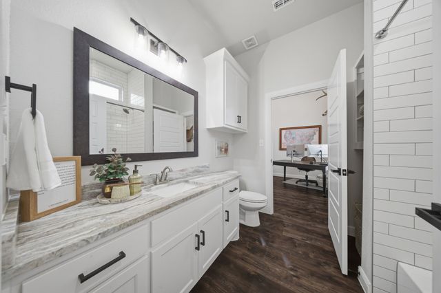 148 Lakeview Circle, Pilot Point, TX 76258