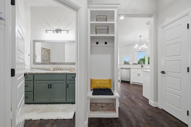 148 Lakeview Circle, Pilot Point, TX 76258
