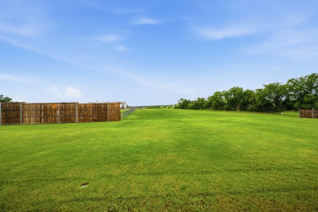 148 Lakeview Circle, Pilot Point, TX 76258