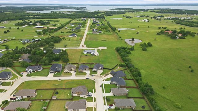 148 Lakeview Circle, Pilot Point, TX 76258