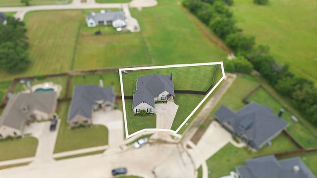 148 Lakeview Circle, Pilot Point, TX 76258