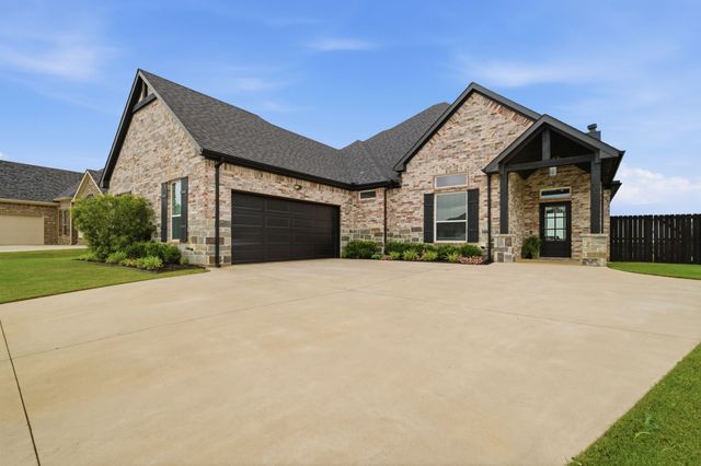148 Lakeview Circle, Pilot Point, TX 76258