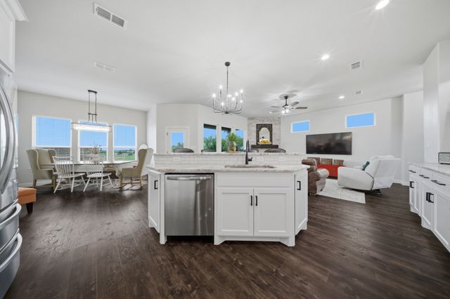 148 Lakeview Circle, Pilot Point, TX 76258