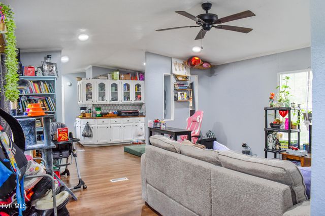 257 Hickory Hills Road, Church Hill, TN 37642