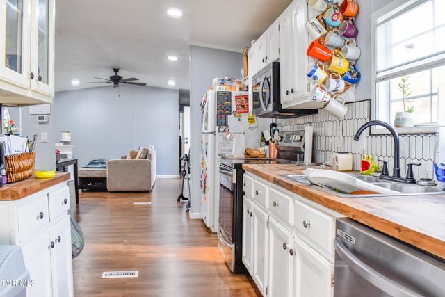 257 Hickory Hills Road, Church Hill, TN 37642