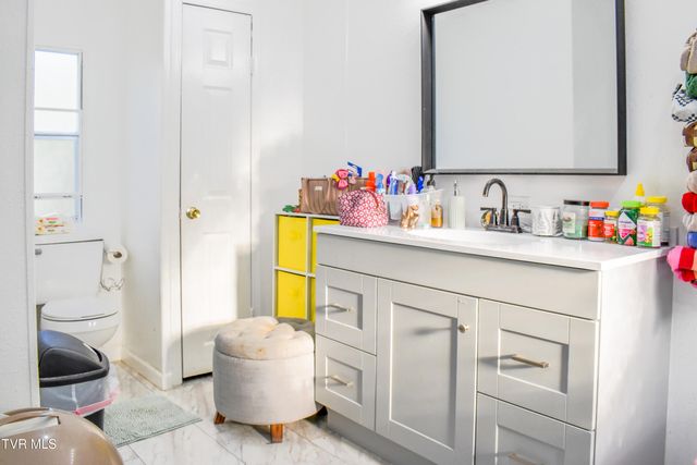 257 Hickory Hills Road, Church Hill, TN 37642