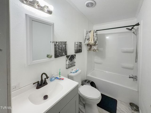 257 Hickory Hills Road, Church Hill, TN 37642