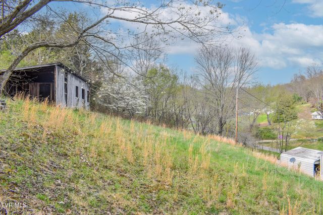 257 Hickory Hills Road, Church Hill, TN 37642