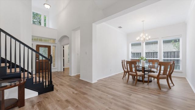 58 S Longsford Circle, The Woodlands, TX 77382