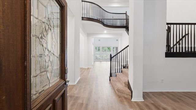 58 S Longsford Circle, The Woodlands, TX 77382
