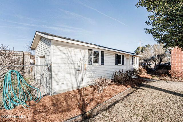 201 W Cross Street, Nashville, NC 27856