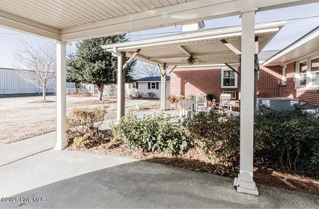 201 W Cross Street, Nashville, NC 27856