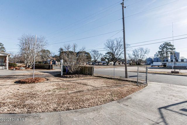 201 W Cross Street, Nashville, NC 27856