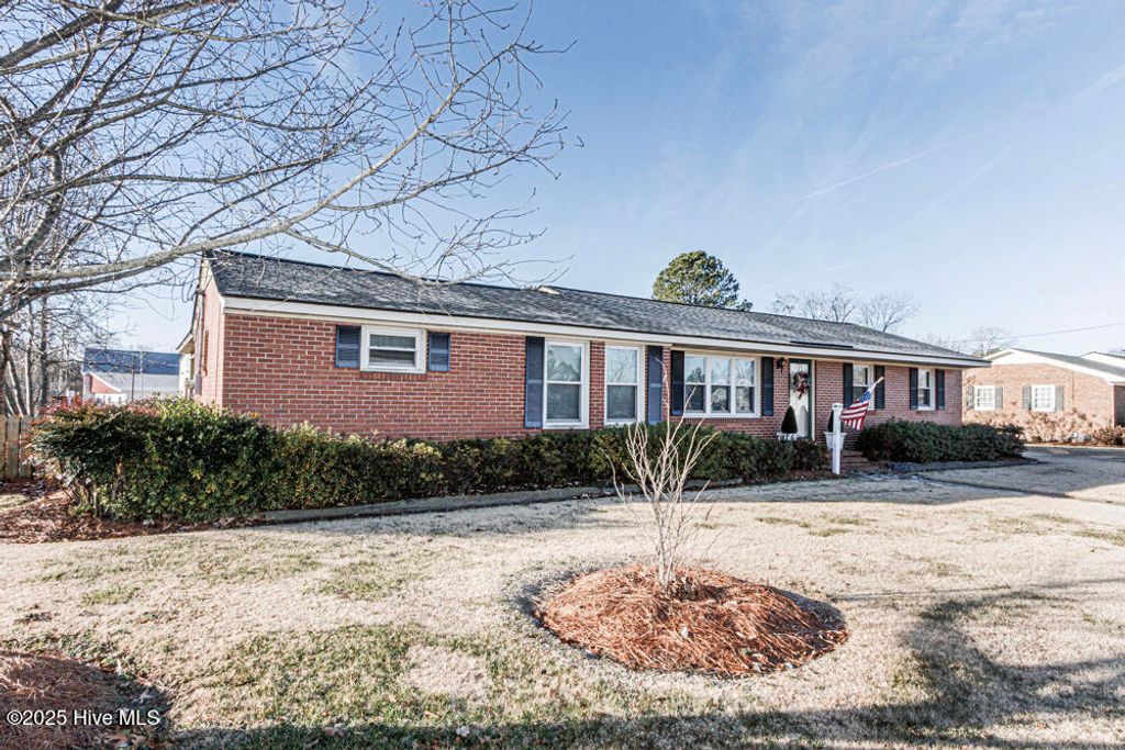 201 W Cross Street, Nashville, NC 27856