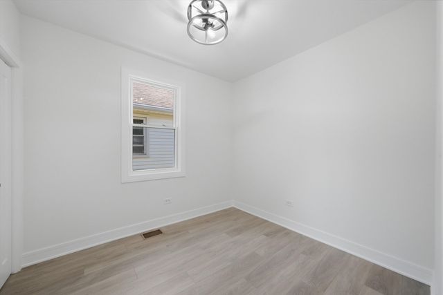2714 N New England Avenue, Chicago, IL 60707