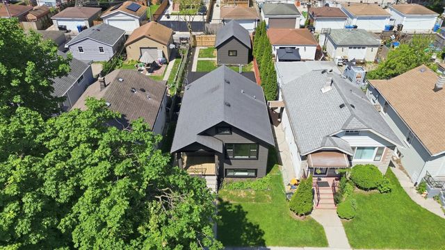 2714 N New England Avenue, Chicago, IL 60707