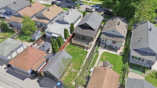 2714 N New England Avenue, Chicago, IL 60707