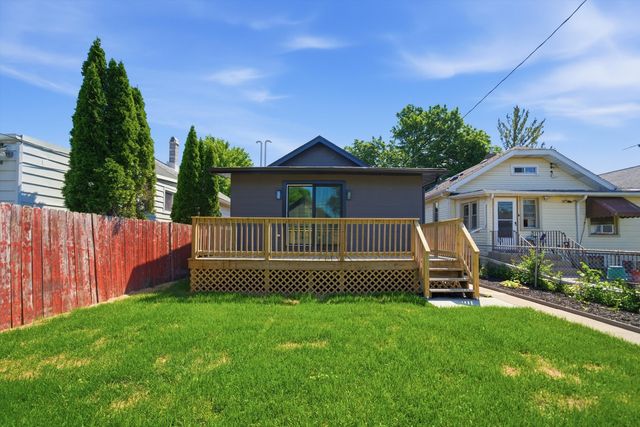 2714 N New England Avenue, Chicago, IL 60707