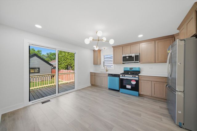 2714 N New England Avenue, Chicago, IL 60707