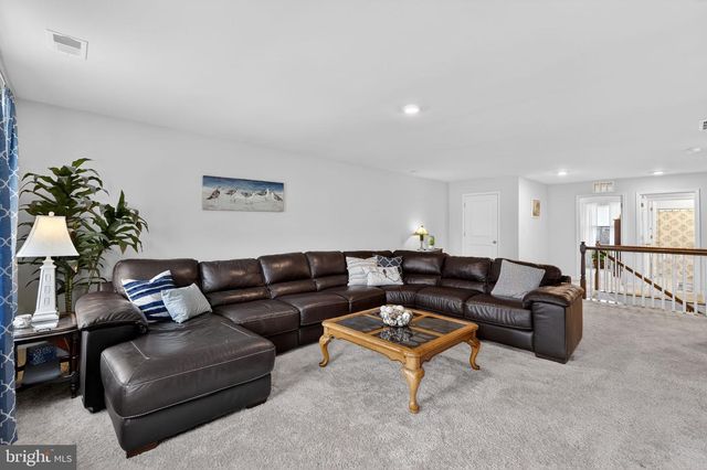 13 WESTMONT DR, Medford, NJ 08055