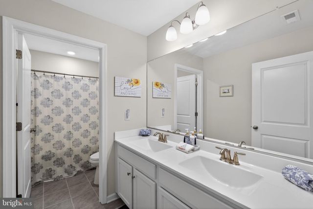 13 WESTMONT DR, Medford, NJ 08055