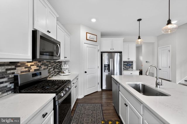 13 WESTMONT DR, Medford, NJ 08055
