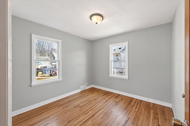 1701 Rose Avenue E, Saint Paul, MN 55106